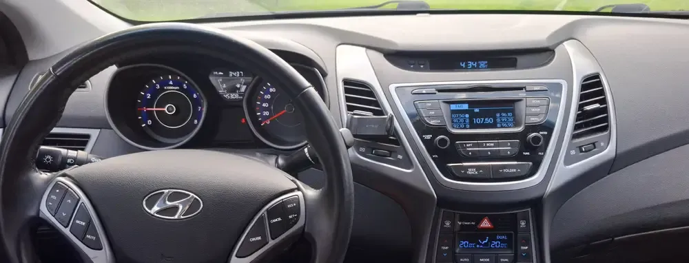 Primul proprietar vand Hyundai Elantra 1 6