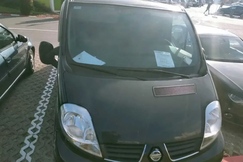 Vand Nissan Microbuz 8 1