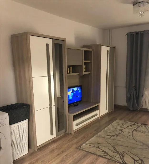 Garsoniera in zona Piata Resitei