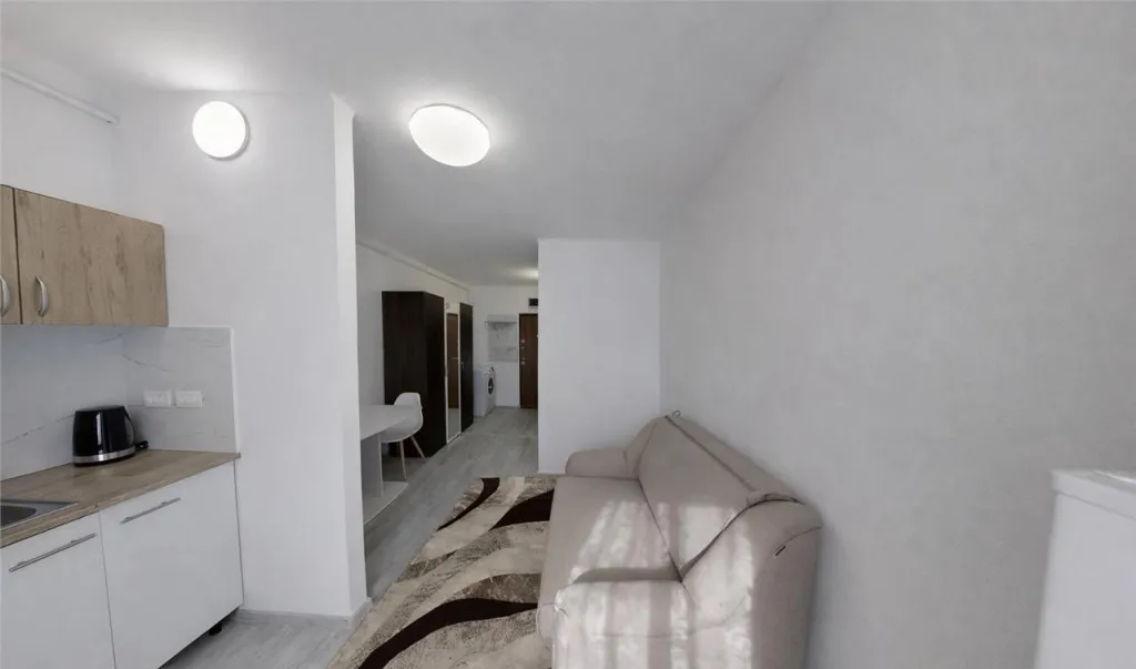 Garsoniera practica Central vis a vis de Universitatea Tran