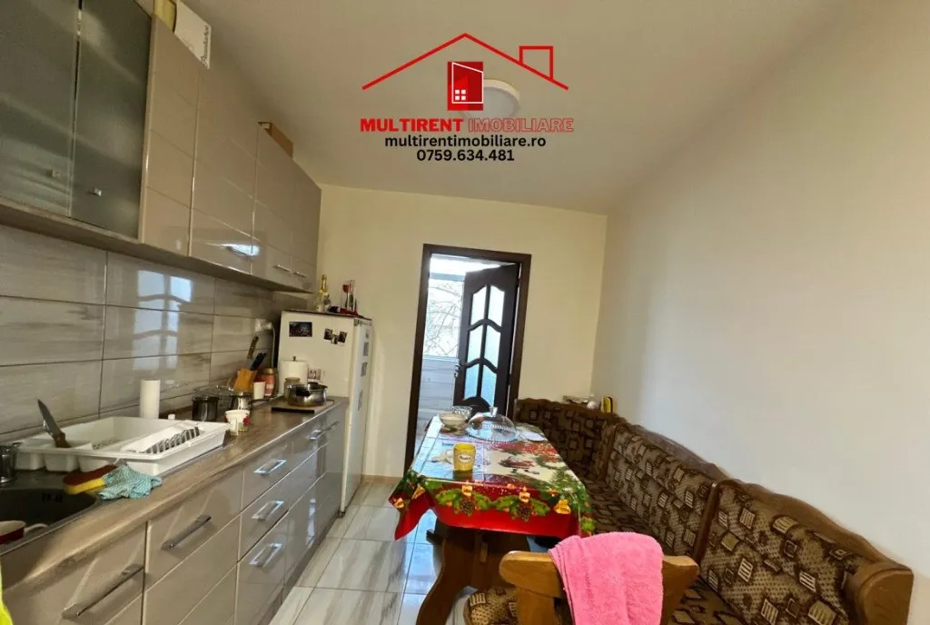 Garsoniera de vanzare zona peco