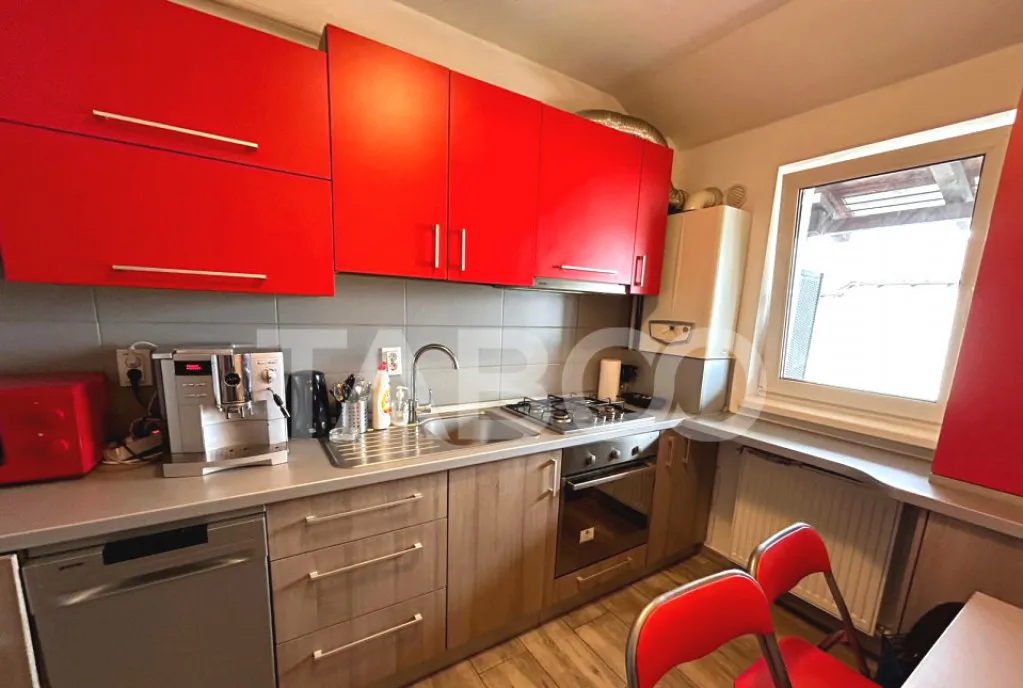 Apartament de vanzare 2 camere mobilat utilat balcon parcare