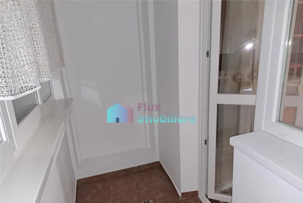 Apartament cu 2 camere George Enescu zona Curcubeu