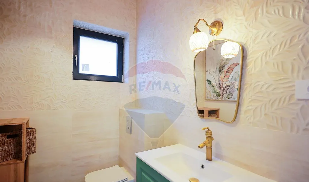 De inchiriat casa cu 4 camere in zona de Dealuri