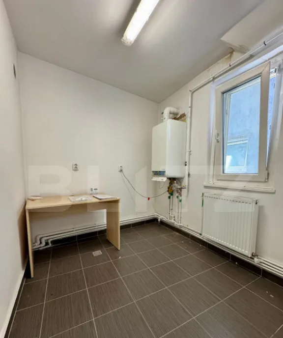 Spatiu de birouri 120 mp 5 incaperi - mansarda in c