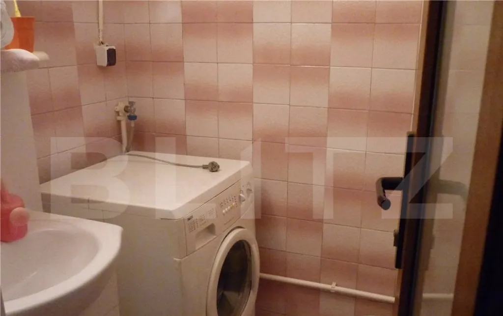 Apartament de vanzare 4 camere 100 mp zona Vama Suceava