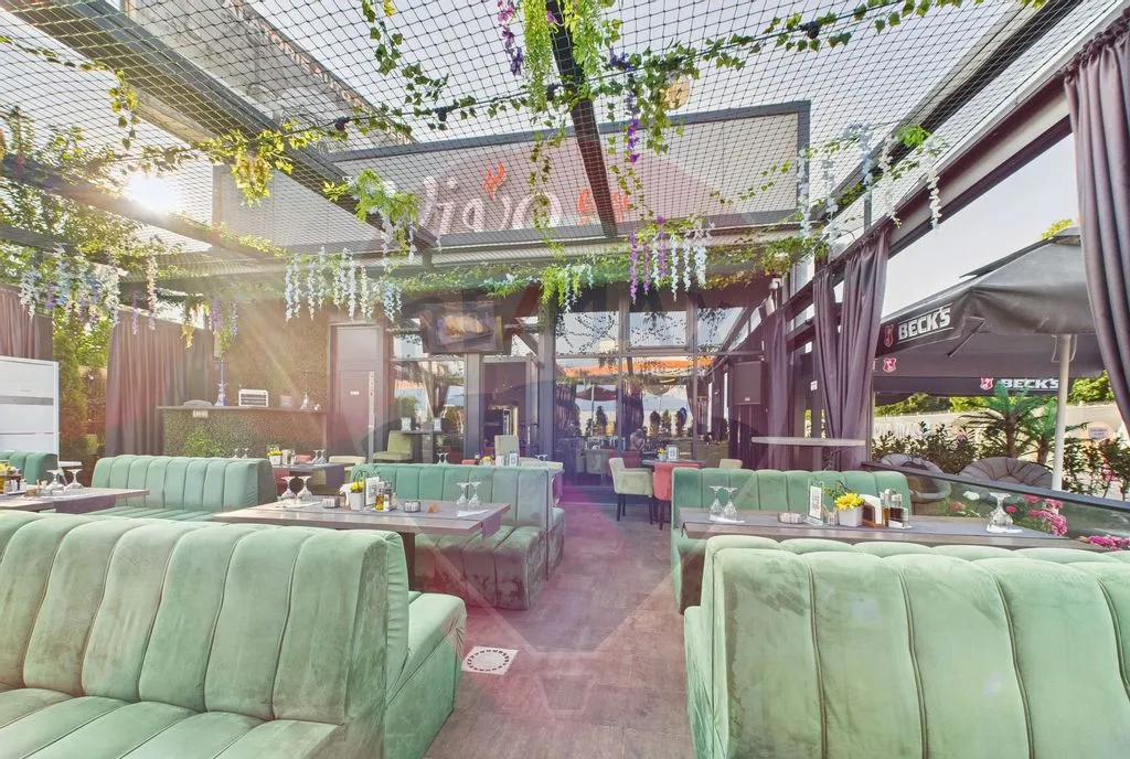 Imobil comercial Restaurant si Spalatorie auto Dedeman