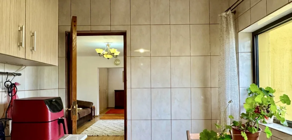 Casa la parter 2 Camere Ferentari Curte generoasa