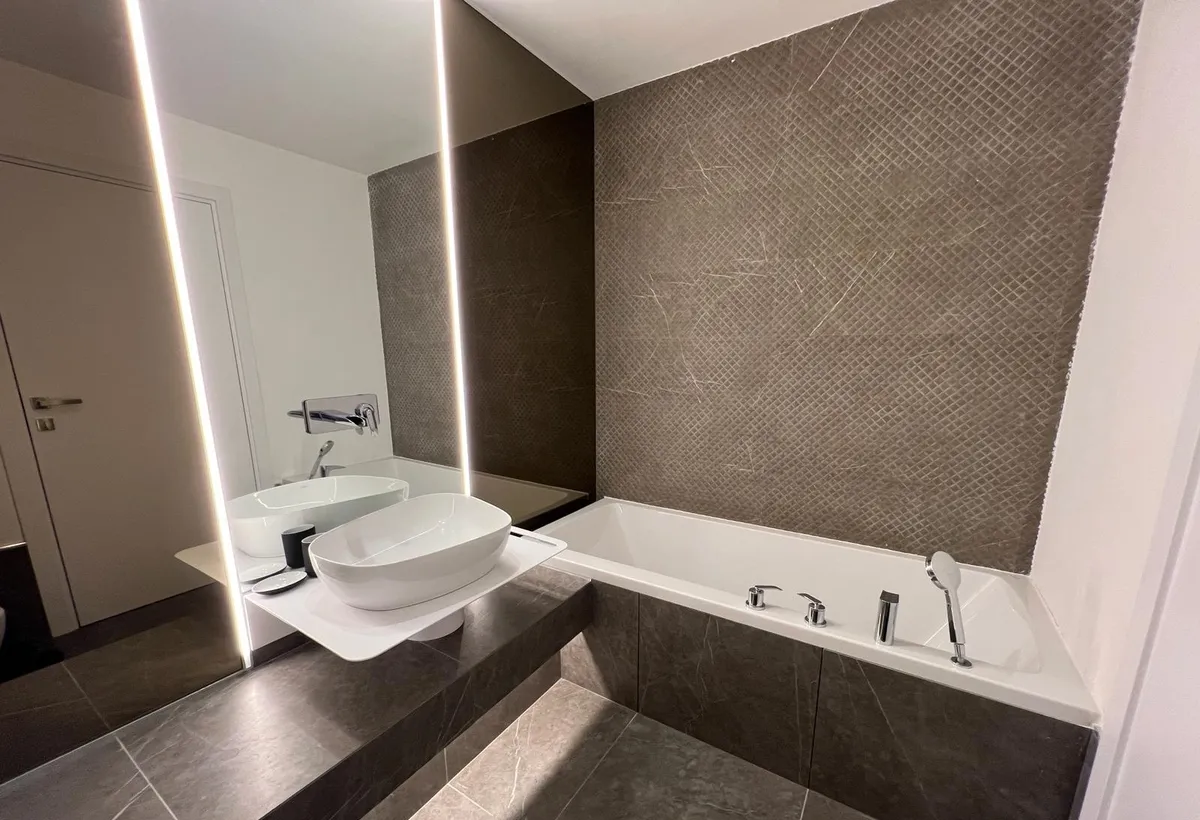 2025 Aviatiei Tower 3 camere 96 mp 2 Bai Centrala 2 Locuri Parcare