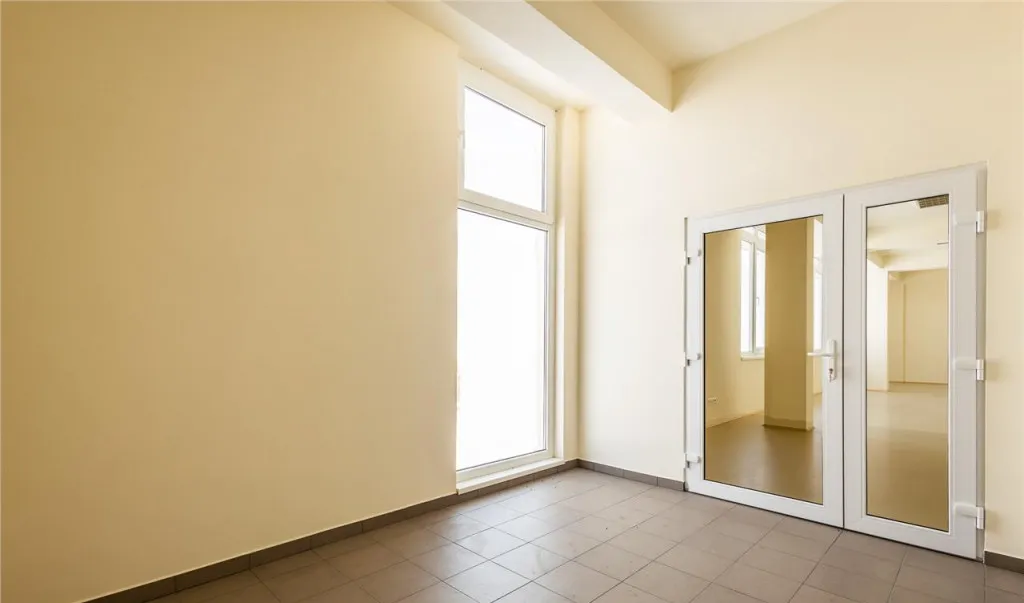 Spatiu comercial nou acces facil componenta si dotari apre