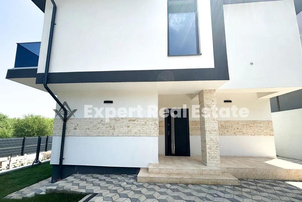 Vila corbeanca laguna albastra