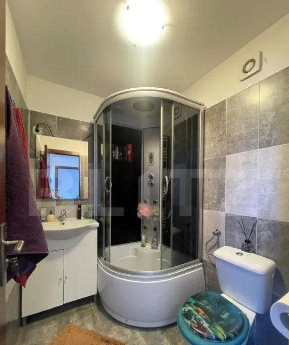 Central Casa 3 camere teren 90mp 2 parcari private