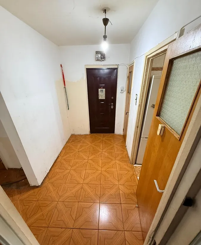 Drumul Taberei Callatis Vanzare 3 camere 1/4 reabilitat bl 72 liber