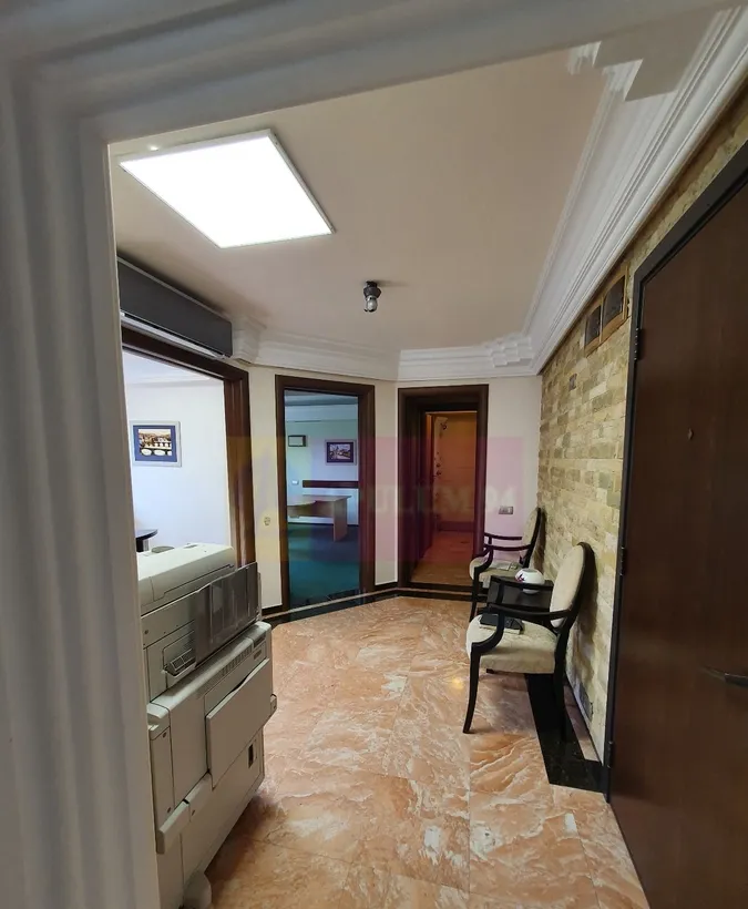 Apartament cu 3 camere de vanzare in Campina Zona ultracentrala