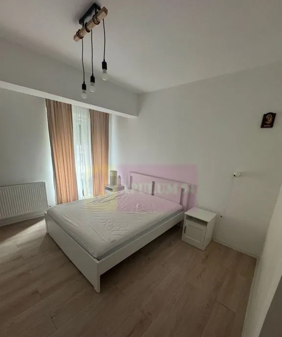 De vanzare apartament cu 2 camere si loc de parcare 12