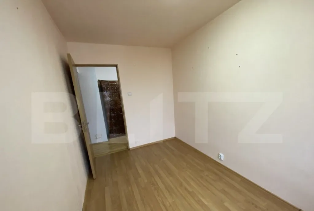 Apartament de 3 camere in suprafata de 54 mp zona Bradet