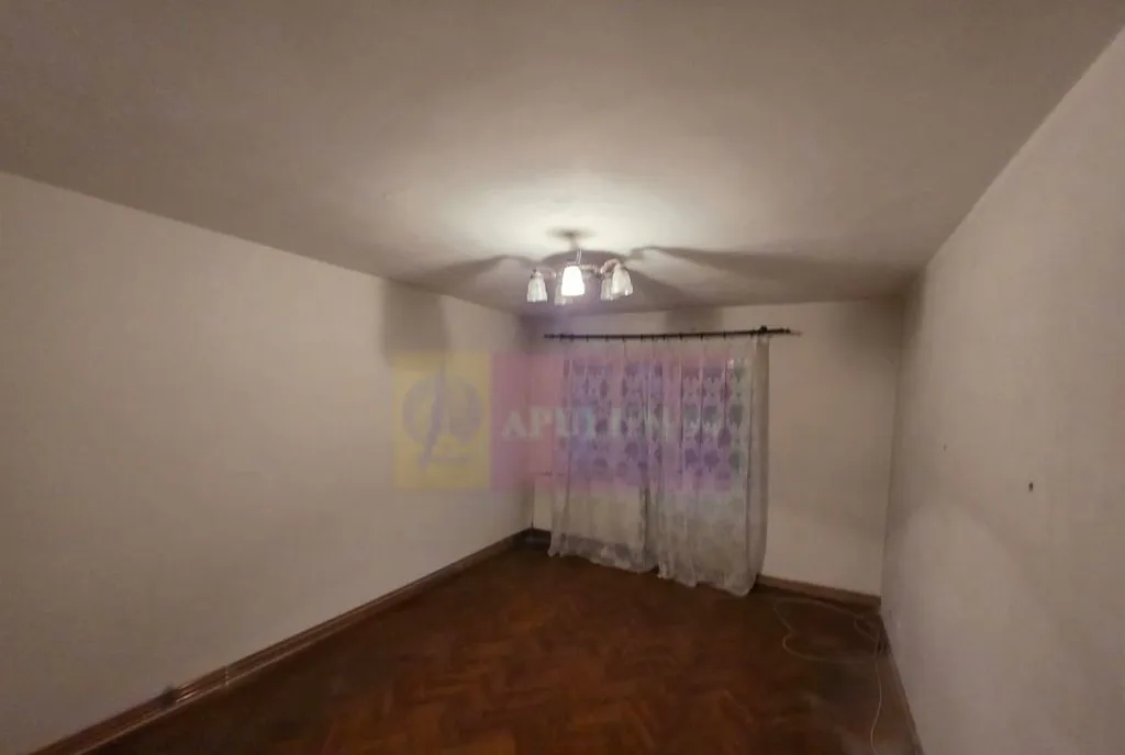 Apartament cu 3 camere de vanzare in Campina Zona Liceu