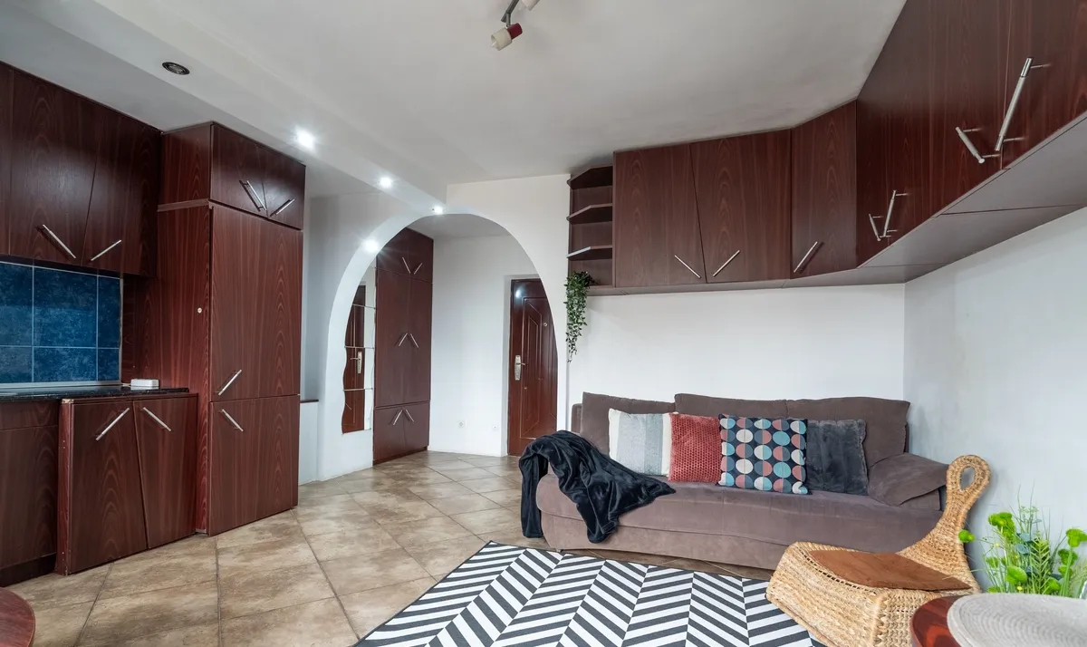 Crangasi str Padureni garsoniera