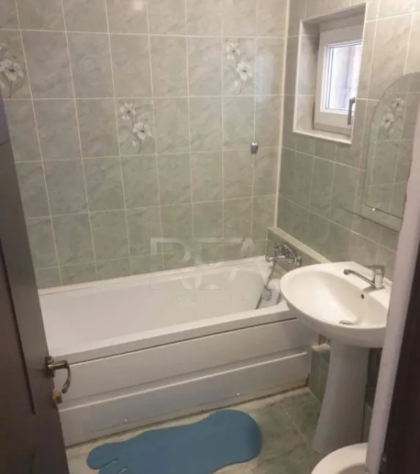 2 camere 56 mp bloc 1978 7/10 anvelopat zona Pacii