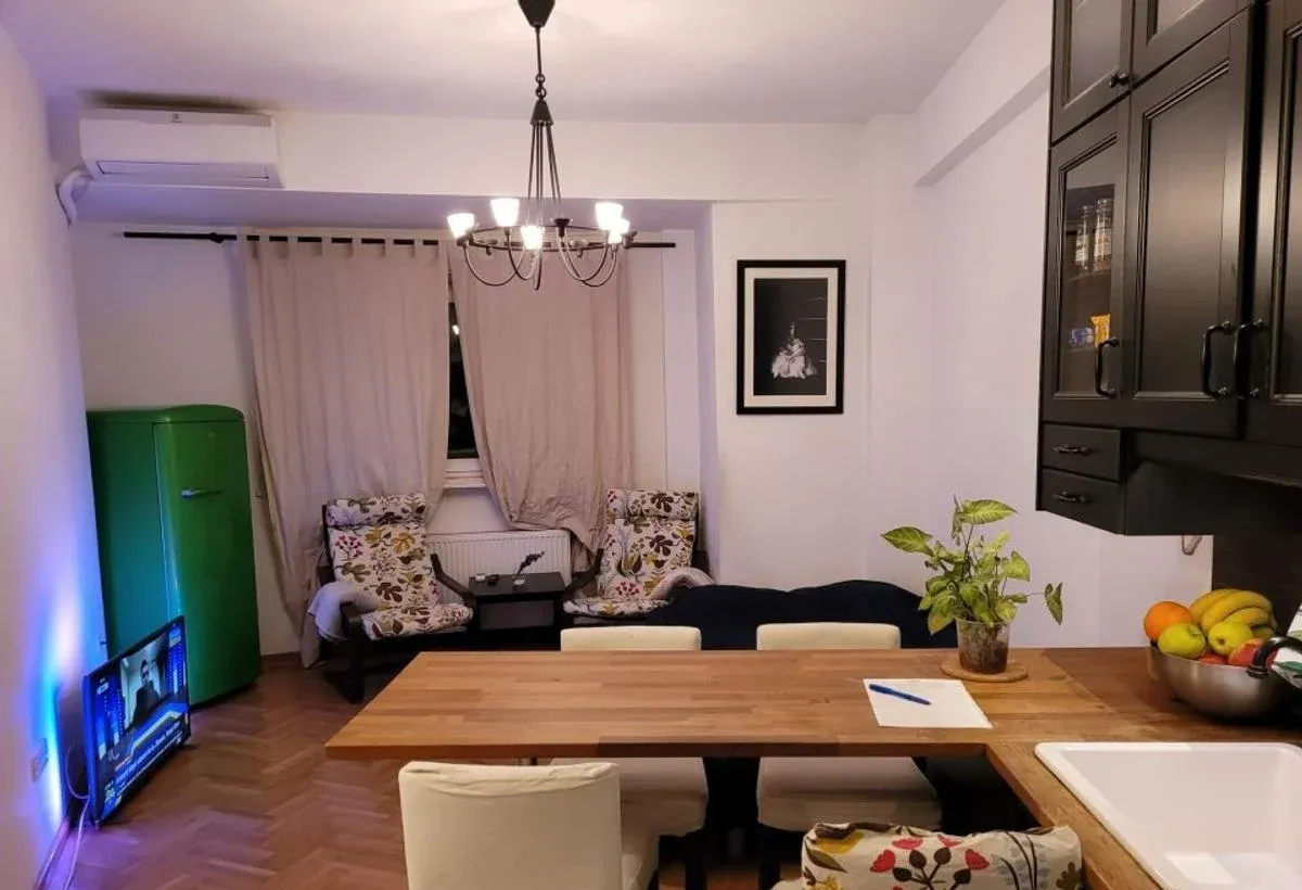 Calea Victoriei Stirbei Voda Cismigiu apartament 2 camere cu balcon