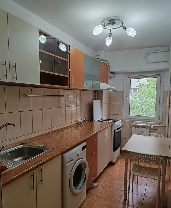 Inchiriere garsoniera spatioasa 43 mp Boiler Lacul Tei