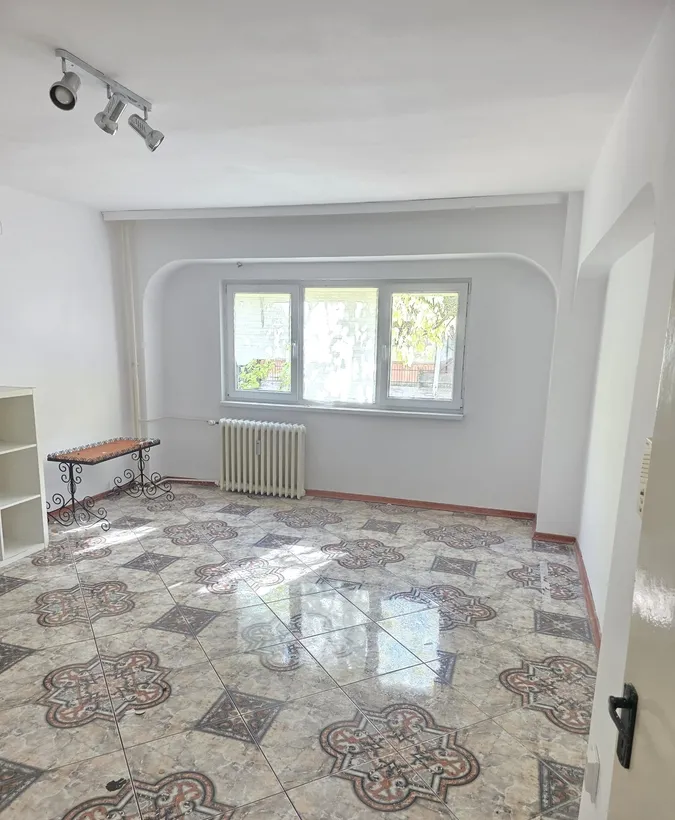 Unirii rond Alba Iulia Matei Basarab stradal pentru birou sau locuit