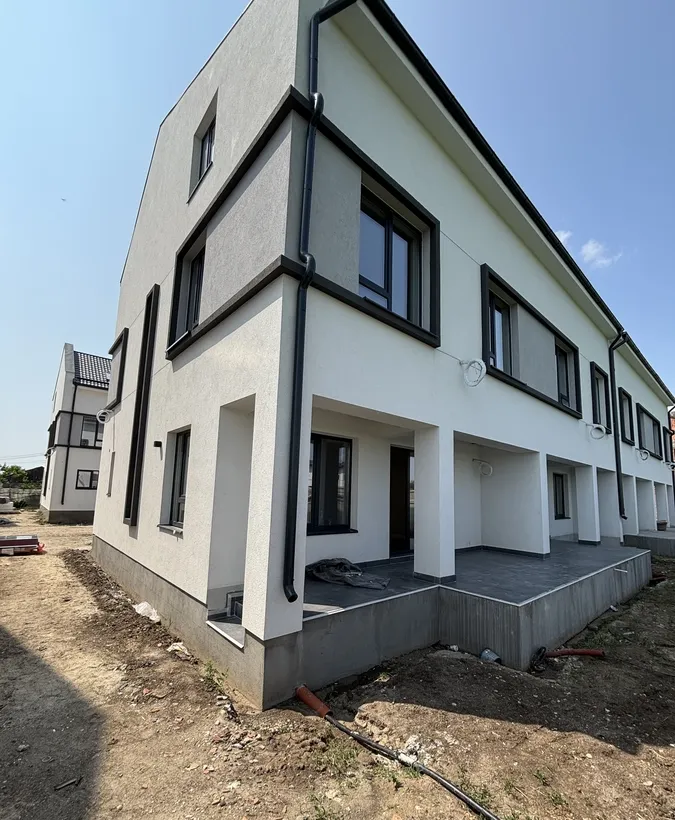 Eroii Revolutiei Str Tiparnitei parcare bonus loc joaca