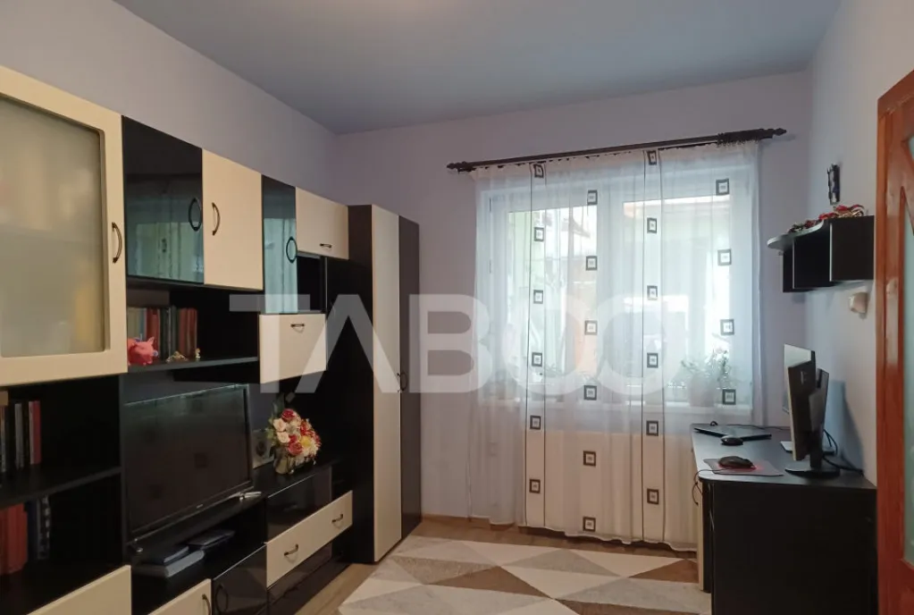 Apartament la casa de vanzare 3 camere terasa pivnita Orasul