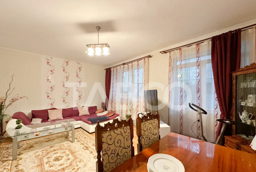 Apartament cu 3 camere 105 mpu decomandat in cartierul Plopi