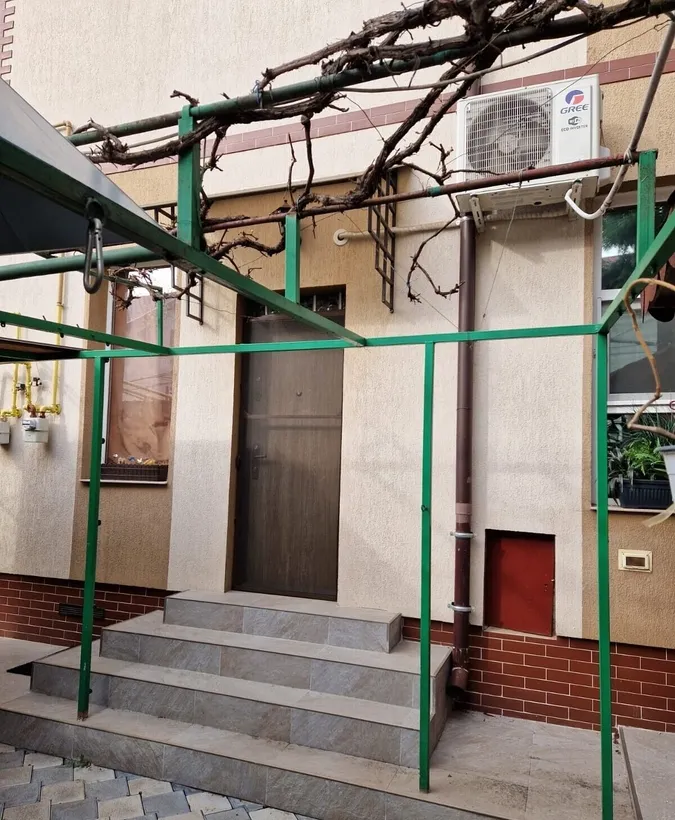 Casa la curte zona Regie Belvedere Grozavesti Orhideea