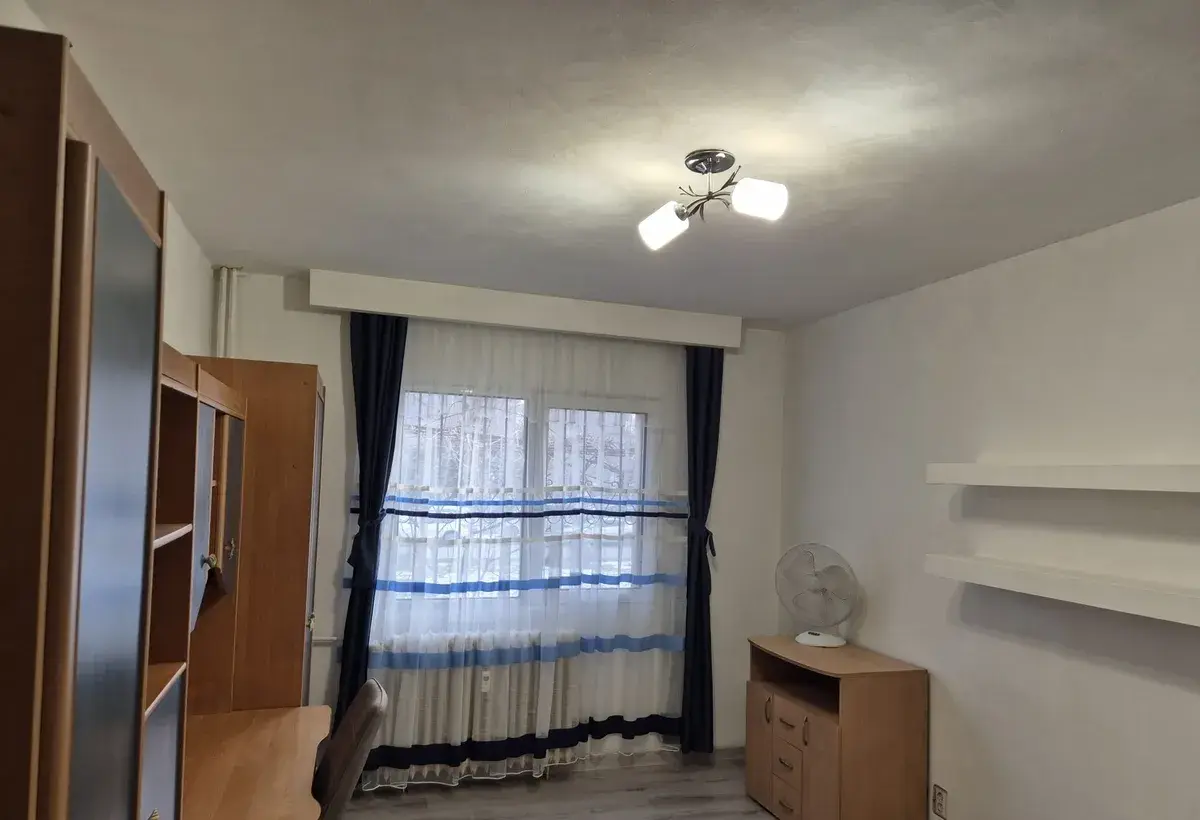 Timisoara 16 statie Sergent Moise 38 mp p/4 bl iimi constr 1982