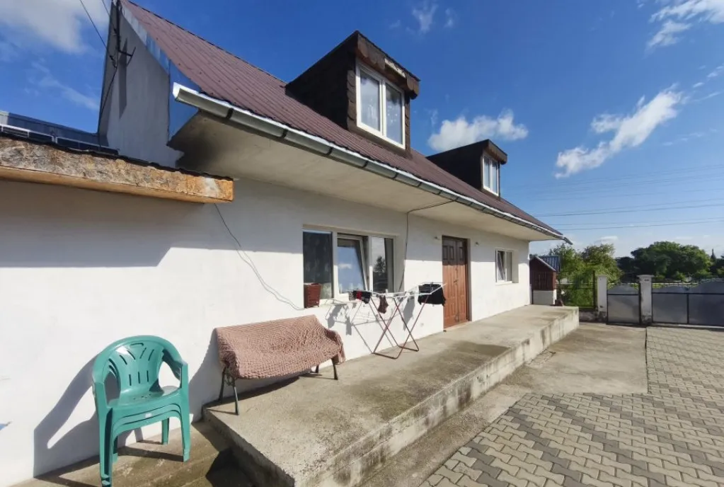 Casa 4 camere 6000mp teren zona centrala Negostina Siret