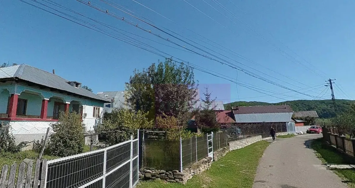 Casa batraneasca cu teren 4 910 mp la Alunis