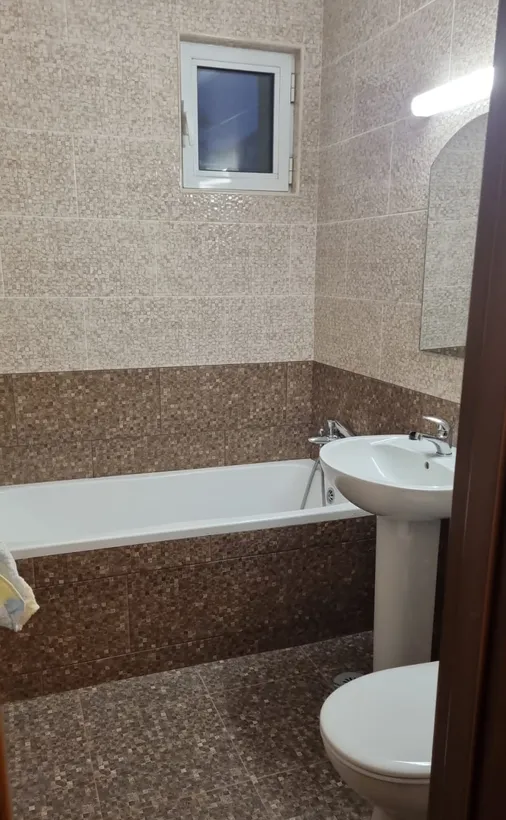 Unirii bd Cantemir stradal 2 minute metrou