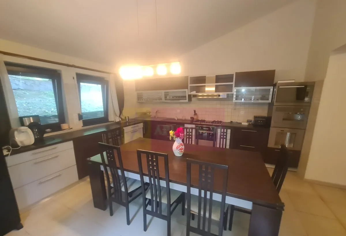 Vila de vanzare in Campina Zona Lunca Mare