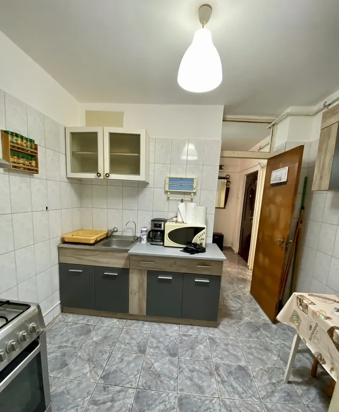 Militari Gorjului zona Apusului et 1/4 bloc 1980 2 bai