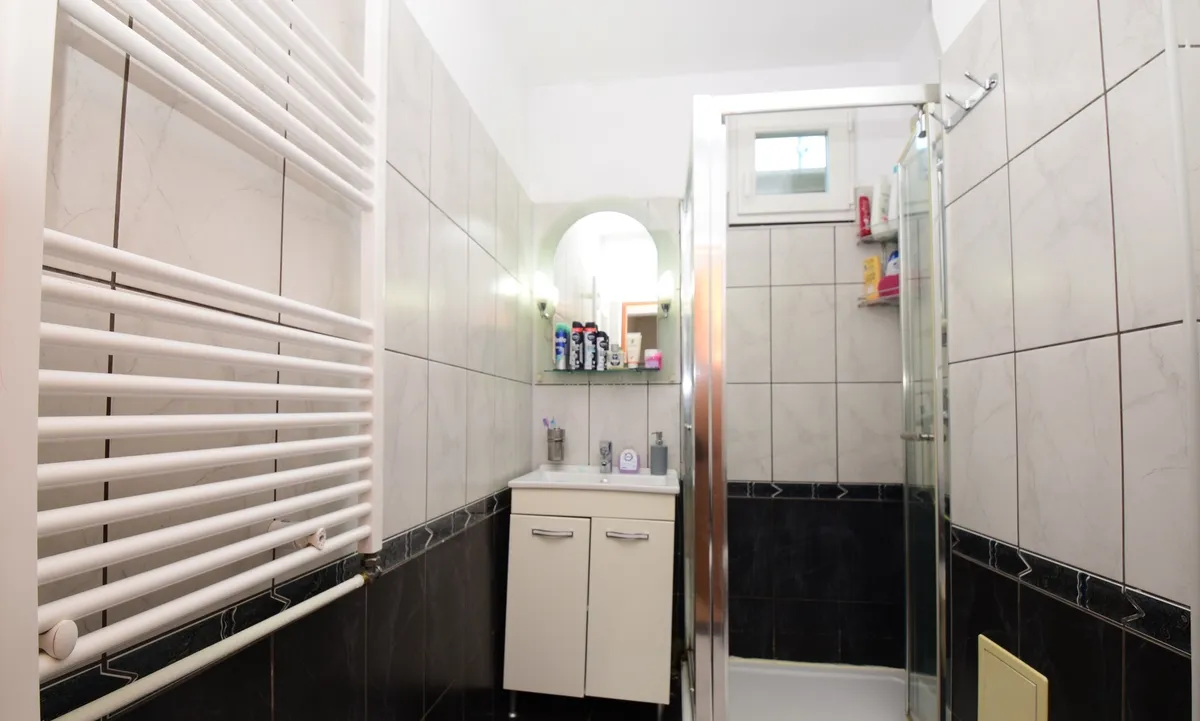 Metrou Nicolae Grigorescu bloc H caramida boxa decomandat 2 bai