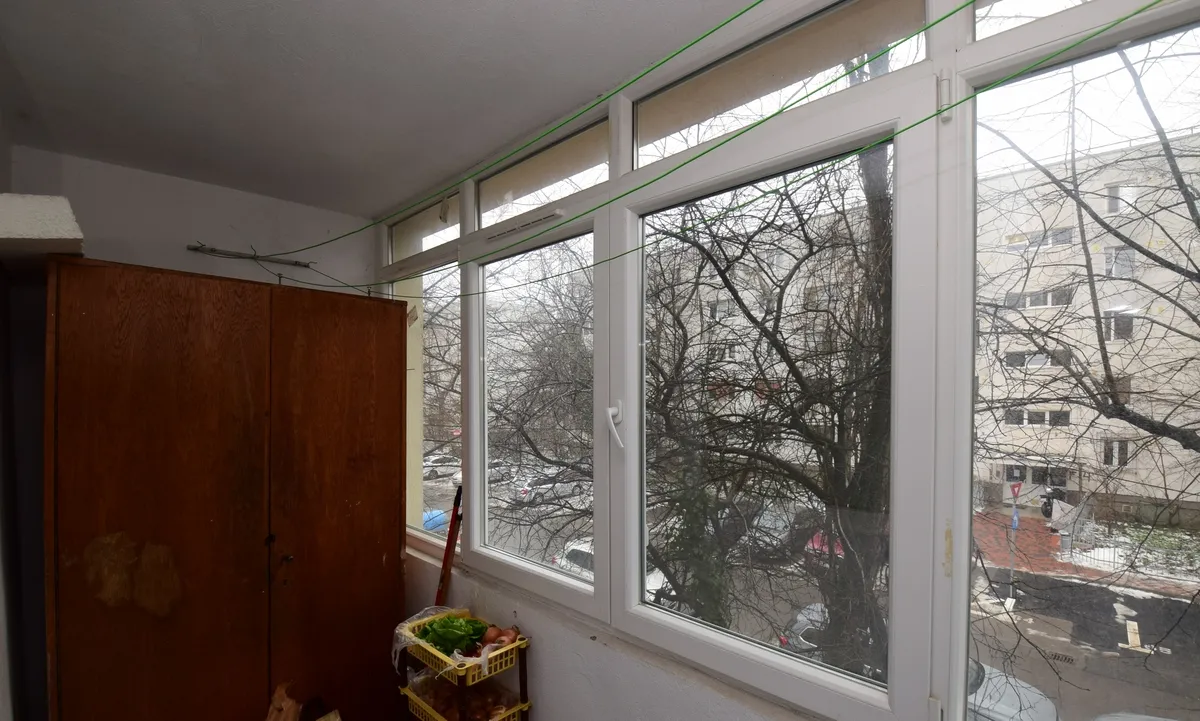 Giurgeni 1 Decembrie 4 camere decomandat etaj 1 centrala boxa