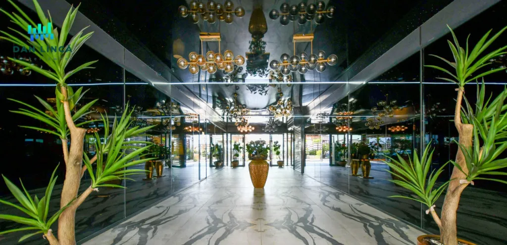 Garsoniera 31 50mp in Building Stefan Resort prima linie la