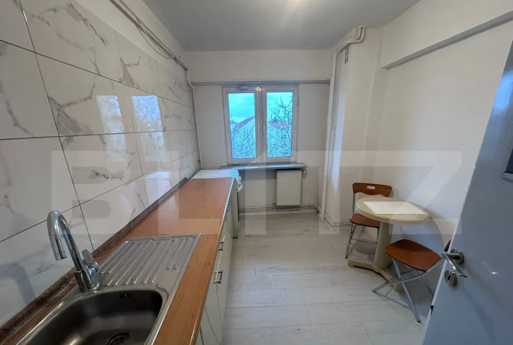 Apartament 4 camere 79 mp pretabil spatiu birouri zona Ul
