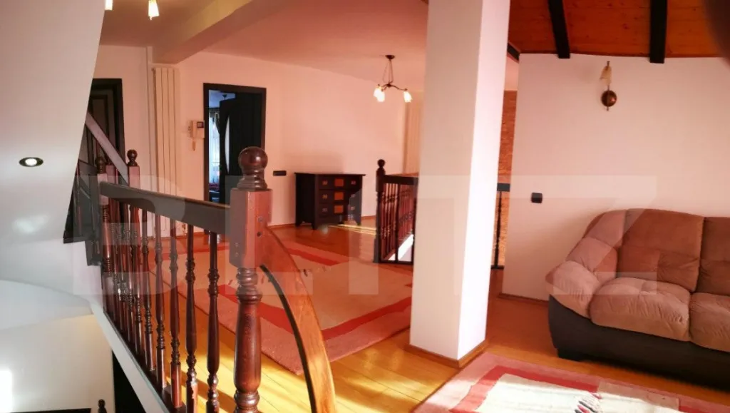 Casa de 500 mp utili mobilata modern 440 mp teren in Braso