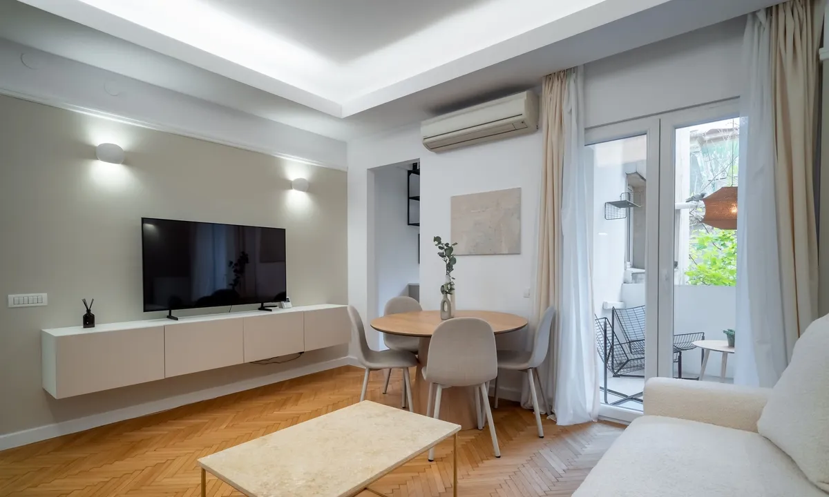 Universitate Apartament cu 2 camere birou Ultracentral