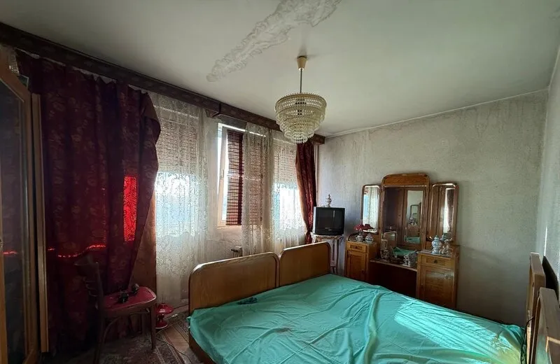 Baba Novac Campia Libertatii chiar la coltul parcului ior 2 bai