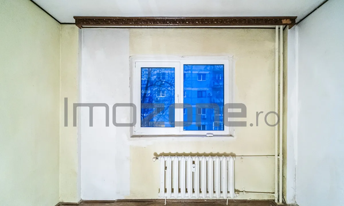 1 Mai nr 29 3 camere 4/10 bloc stradal c tie 1980 bucatarie mare 2 bai