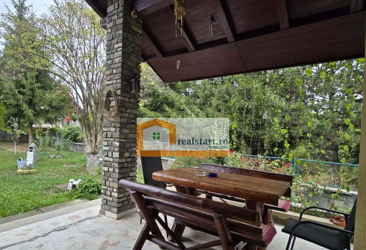 Breaza vedere padure panouri solare si fotovoltaice pompa de caldura semineu