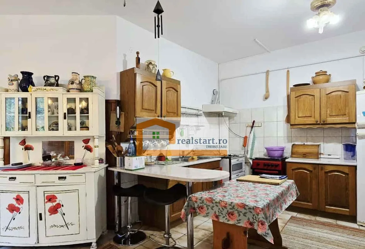 Breaza vedere padure panouri solare si fotovoltaice pompa de caldura semineu