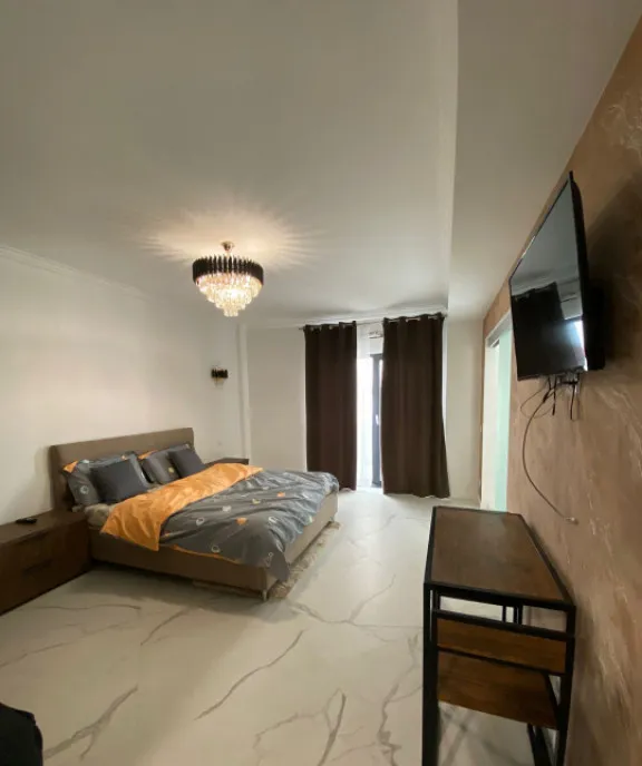 Apartament 4 camere decomandat 160mp