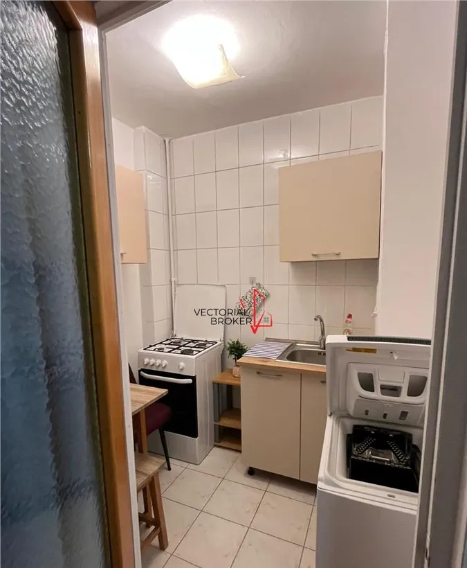 Titan Piata Minis inchiriere garsoniera