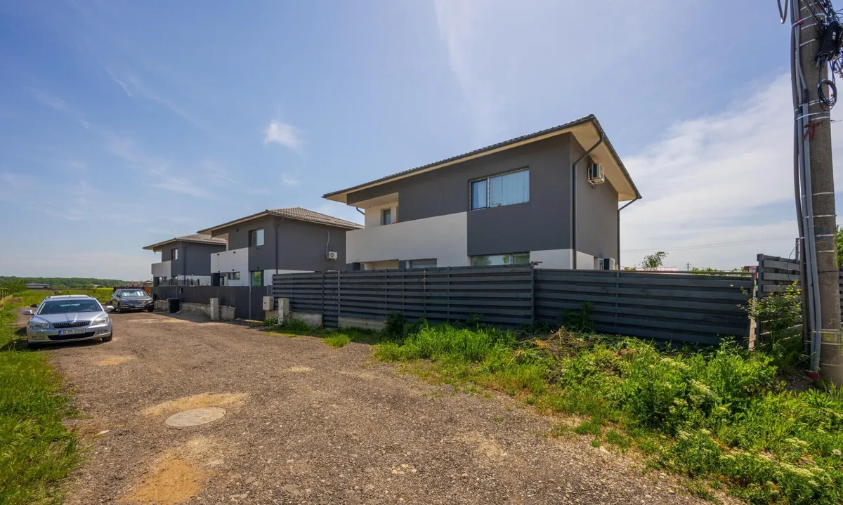 Balotesti casa 3 dormitoare 140 mp living generos loc piscina