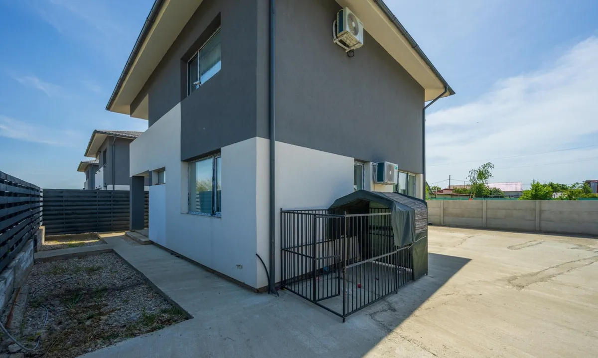 Balotesti casa 3 dormitoare 140 mp living generos loc piscina